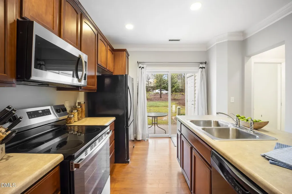 8823 Orchard Grove Way Raleigh NC 27612