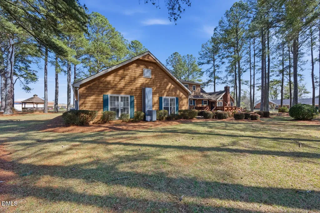 1210 E Cumberland Street Dunn NC 28334