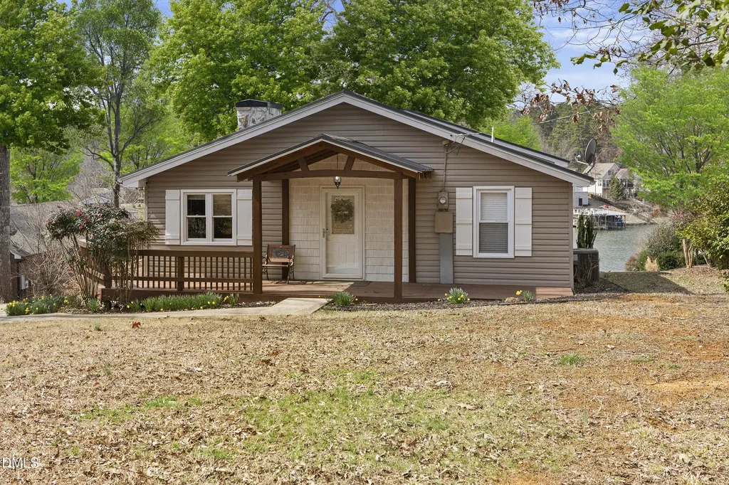 650 Shoreline Drive New London NC 28127
