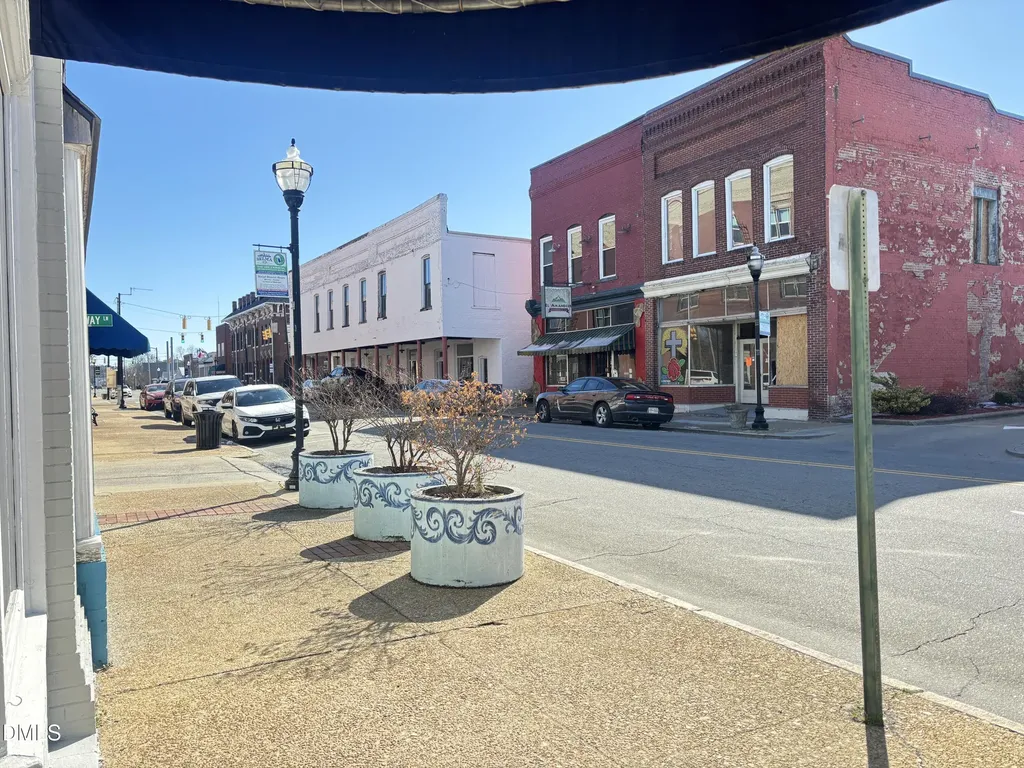 108 W Anderson Street Selma NC 27576