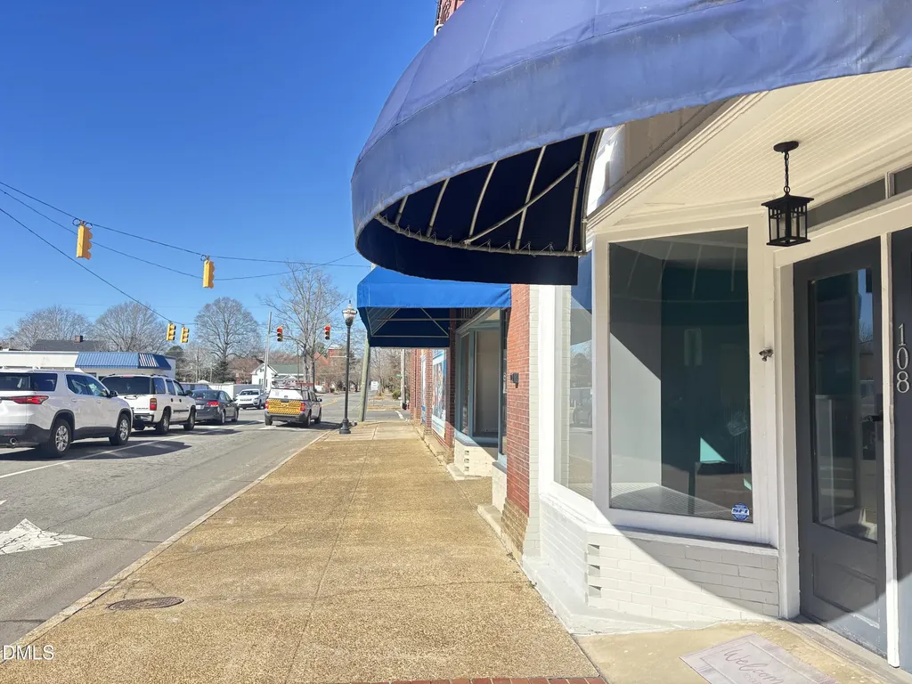 108 W Anderson Street Selma NC 27576