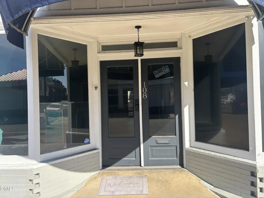 108 W Anderson Street Selma NC 27576