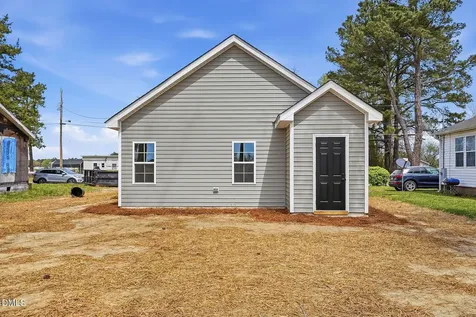 203 Booker Street NW Pikeville NC 27863
