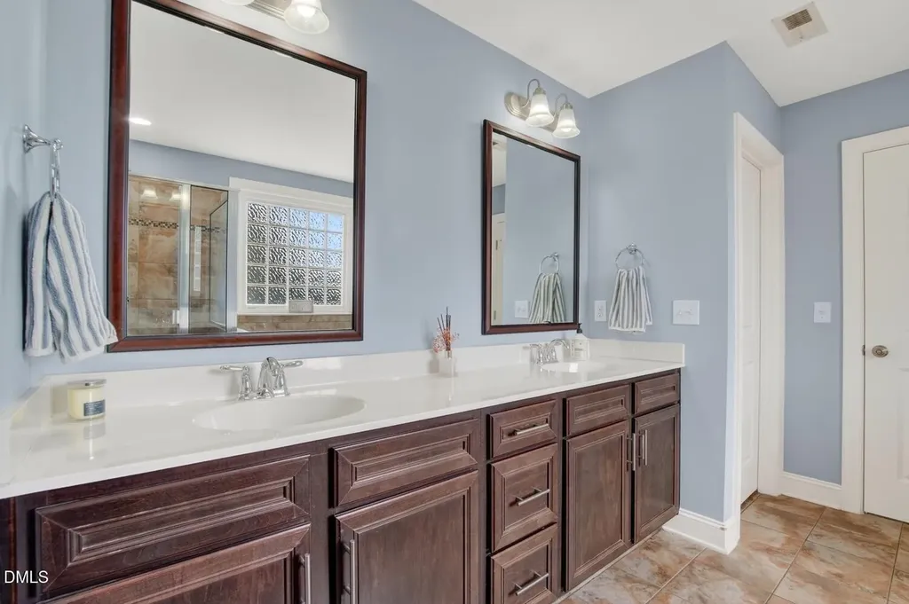 41 Gladwood Way Garner NC 27529