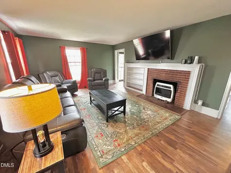 802 Russell Avenue Reidsville NC 27320