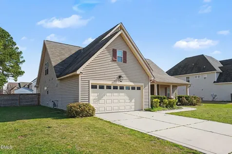 413 Rossendale Drive Hope Mills NC 28348