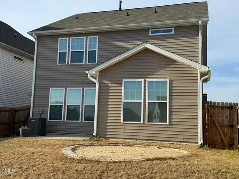 64 Nailsworth Street Angier NC 27501