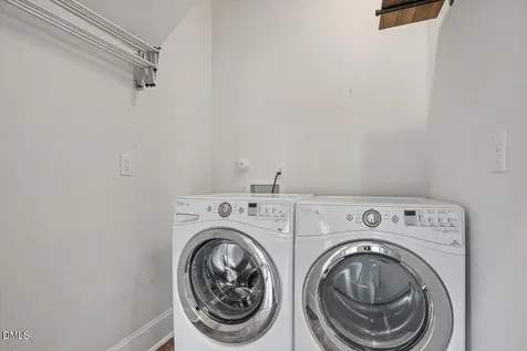 494 Duggins Point Apex NC 27523
