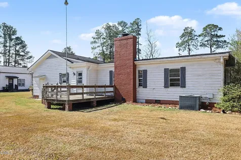 414 E Fremont Street Kenly NC 27542