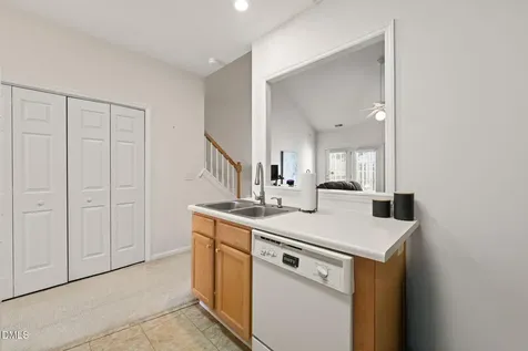 33 Signet Drive Durham NC 27704