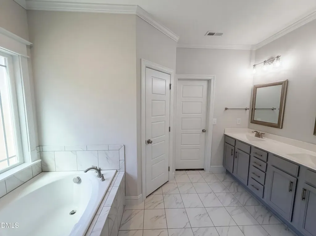 333 Oakhaven Drive Holly Springs NC 27540
