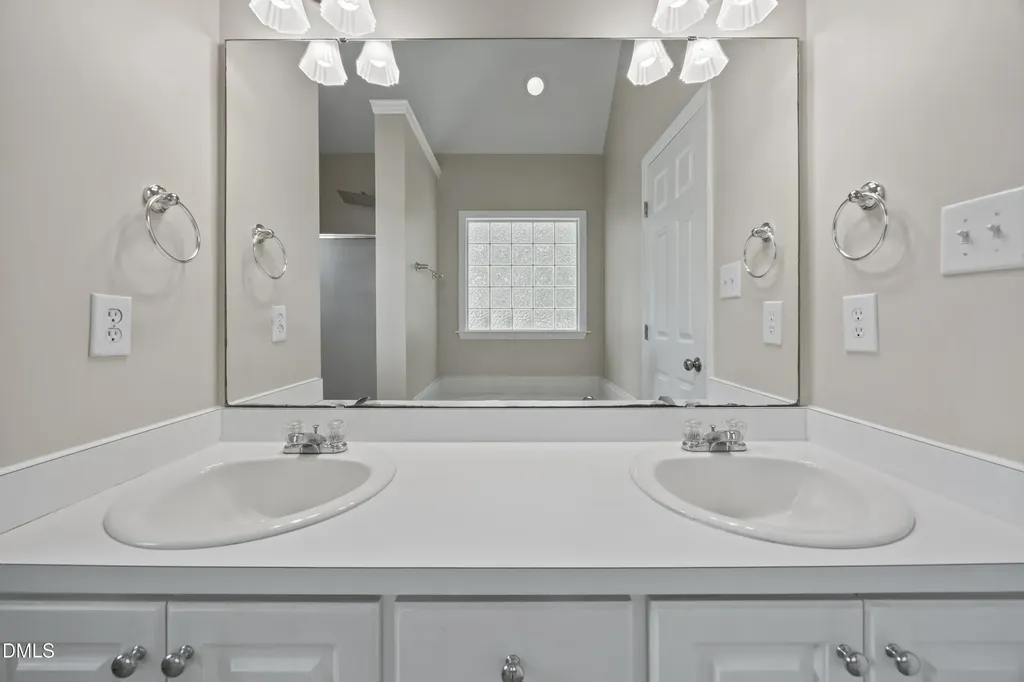 102 Ashton Court Clayton NC 27527