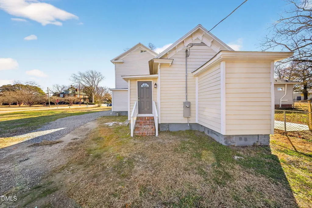 309 N Wilson Avenue Dunn NC 28334