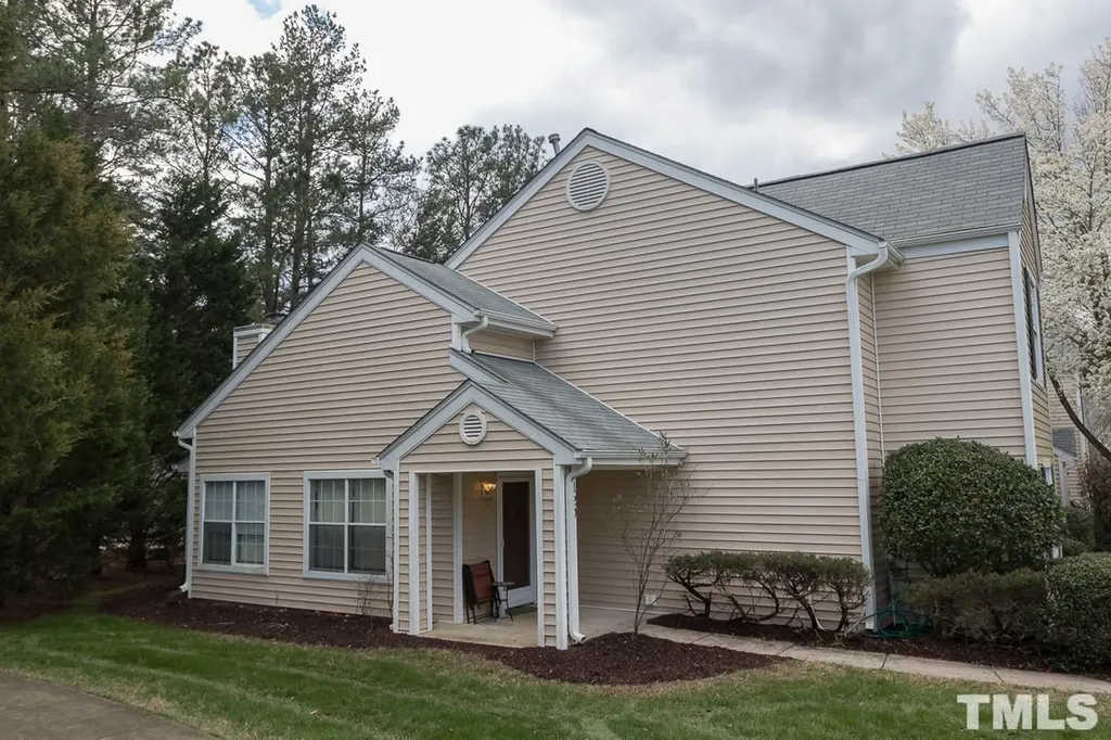 120 Sir Richard Lane Chapel Hill NC 27517