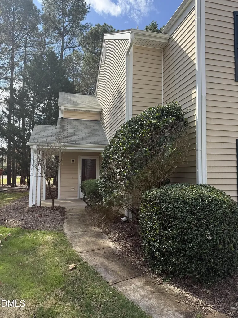 120 Sir Richard Lane Chapel Hill NC 27517