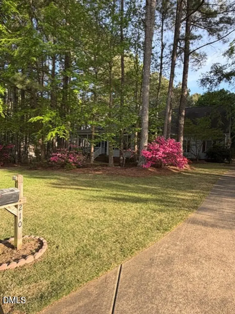 210 Donnibrook Run Fuquay Varina NC 27526