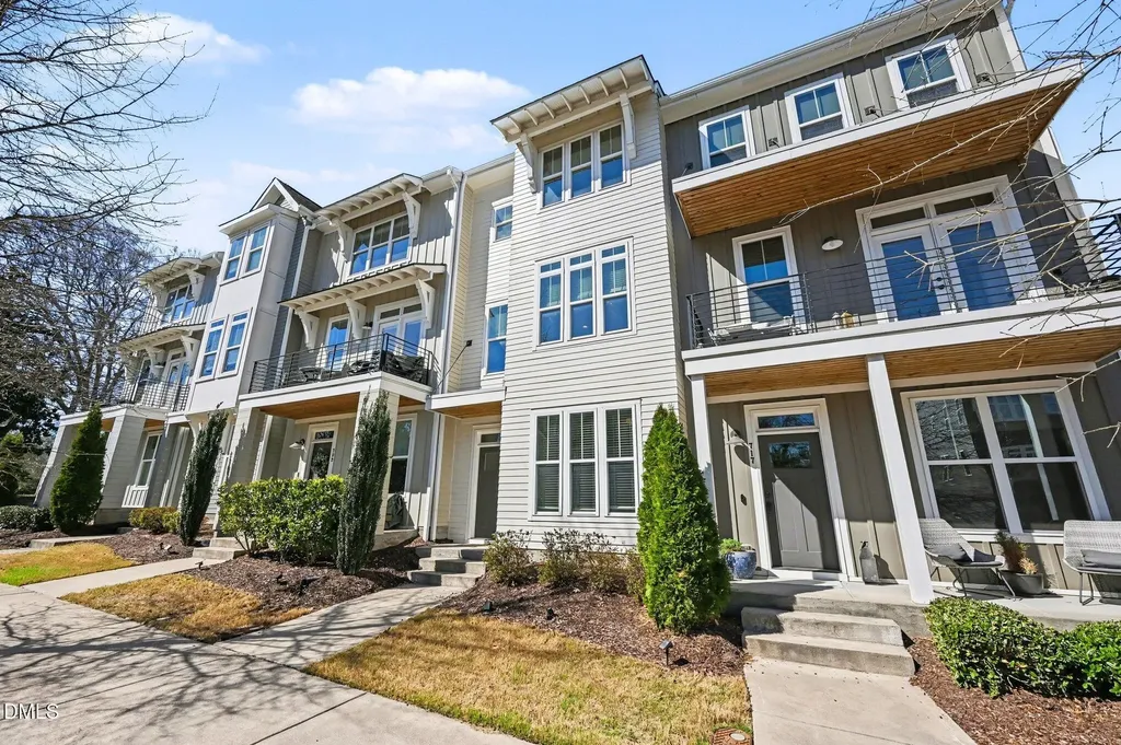 713 Peakland Place Raleigh NC 27604