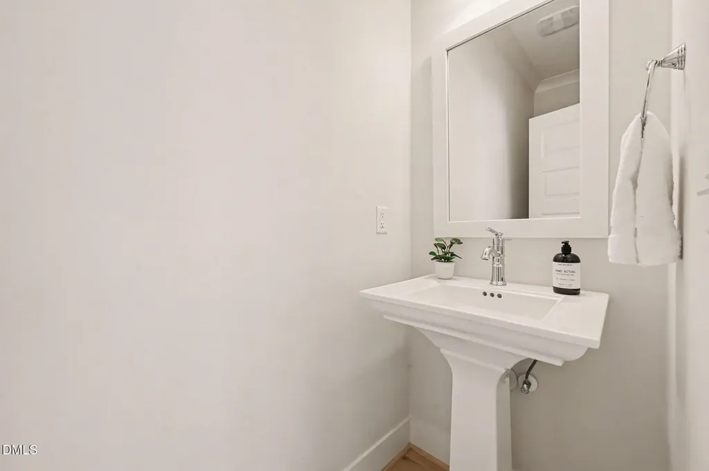 713 Peakland Place Raleigh NC 27604