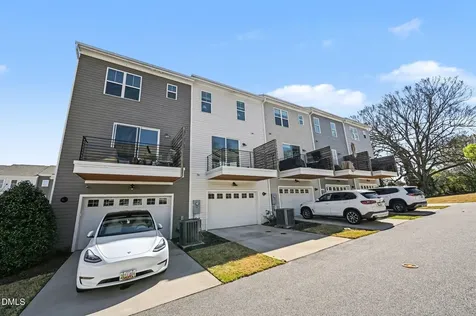 713 Peakland Place Raleigh NC 27604