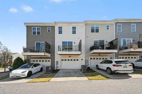 713 Peakland Place Raleigh NC 27604