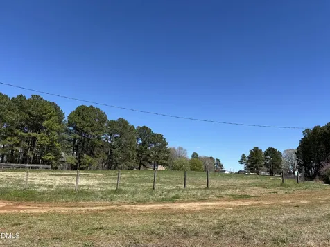 344 J B Leonard Road Castalia NC 27816