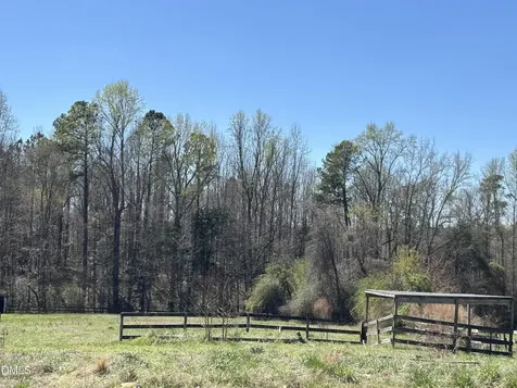 344 J B Leonard Road Castalia NC 27816