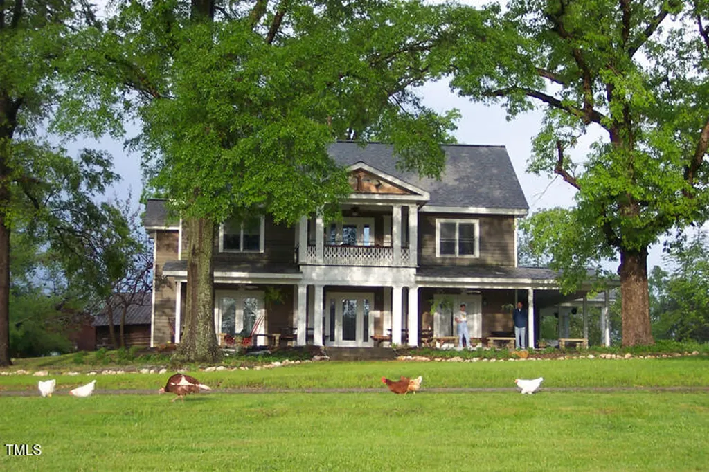 144 Celebrity Dairy Way Siler City NC 27344