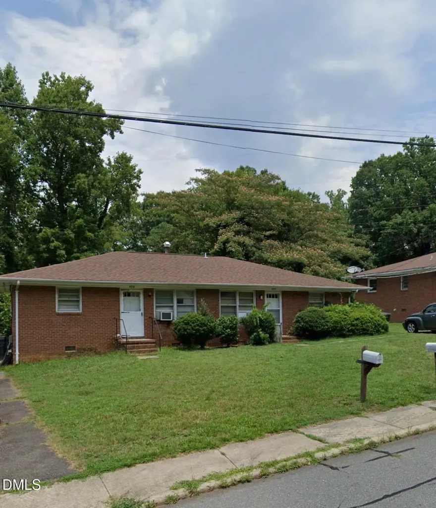 820-822 Summit Avenue Reidsville NC 27320