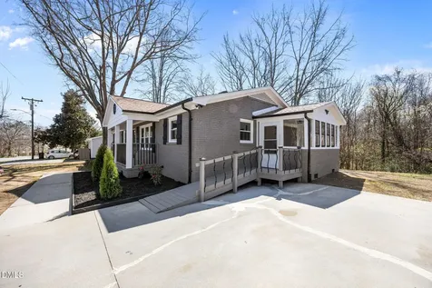 1062 Jackson Street Burlington NC 27217