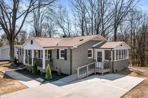 1062 Jackson Street Burlington NC 27217