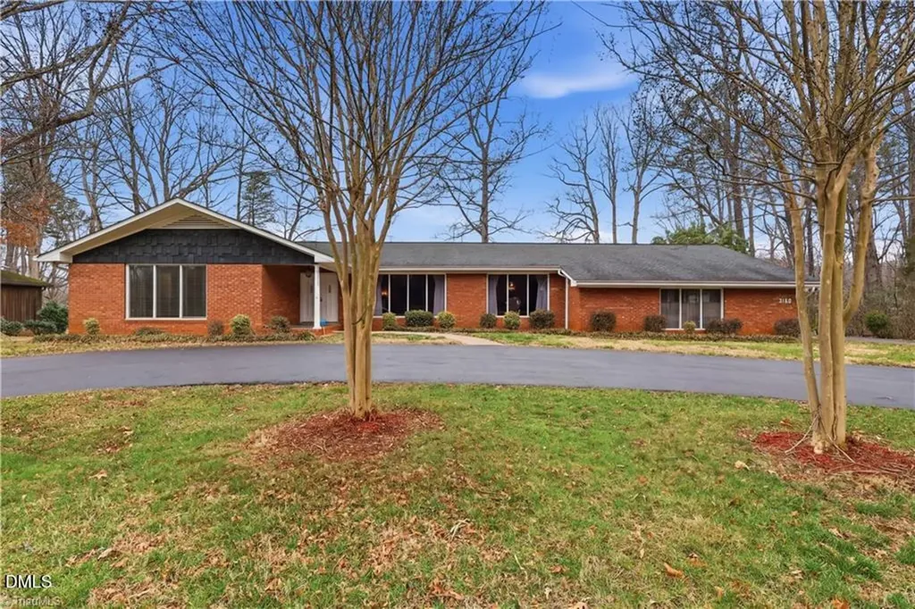 3160 Shaftesbury Lane Winston-salem NC 27105