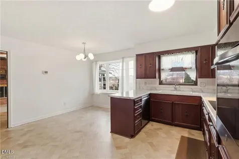 3160 Shaftesbury Lane Winston-salem NC 27105