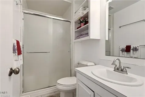3160 Shaftesbury Lane Winston-salem NC 27105
