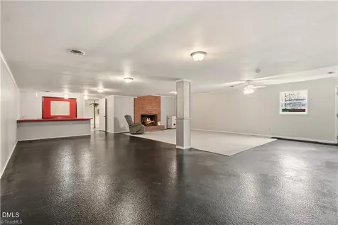 3160 Shaftesbury Lane Winston-salem NC 27105