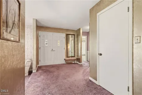 3160 Shaftesbury Lane Winston-salem NC 27105