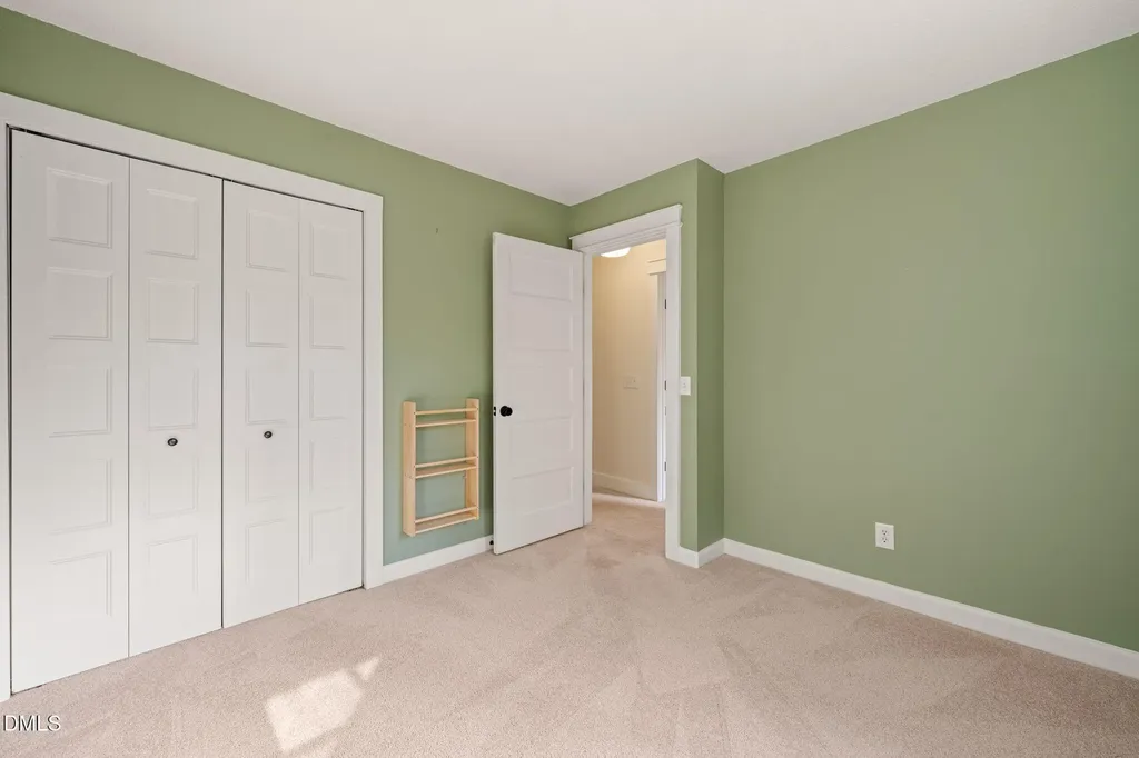 15 Abbey Road Chapel Hill NC 27516