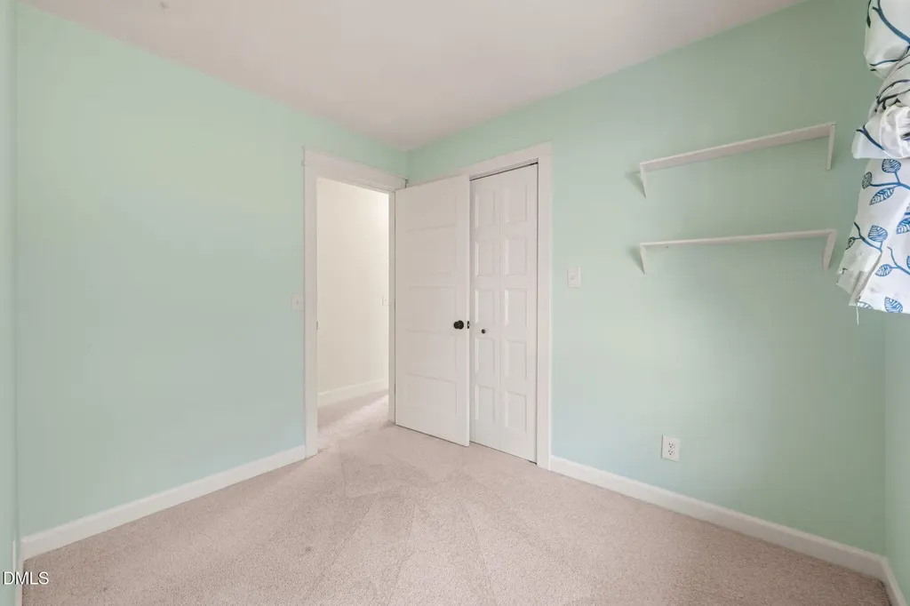 15 Abbey Road Chapel Hill NC 27516