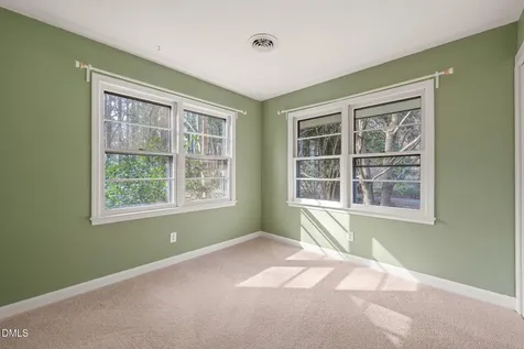 15 Abbey Road Chapel Hill NC 27516