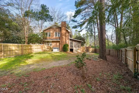 15 Abbey Road Chapel Hill NC 27516