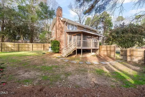 15 Abbey Road Chapel Hill NC 27516