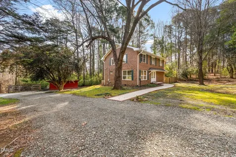 15 Abbey Road Chapel Hill NC 27516