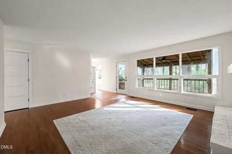15 Abbey Road Chapel Hill NC 27516