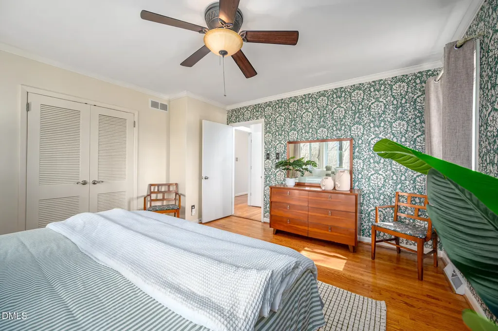 1109 Sourwood Circle Chapel Hill NC 27517