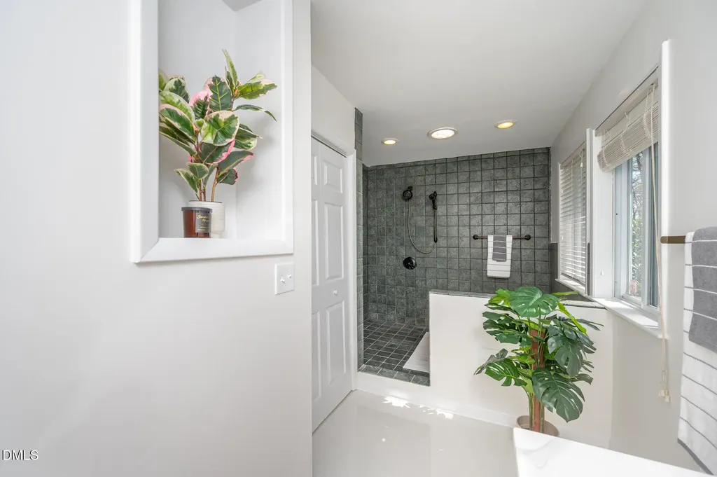 1109 Sourwood Circle Chapel Hill NC 27517