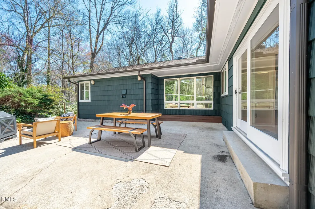 1109 Sourwood Circle Chapel Hill NC 27517