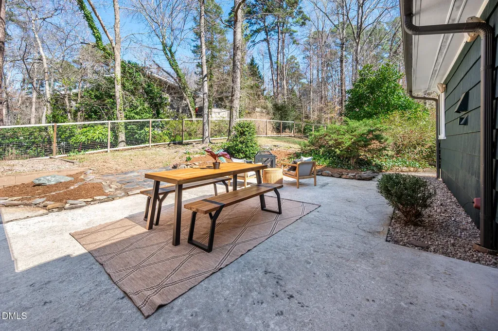 1109 Sourwood Circle Chapel Hill NC 27517