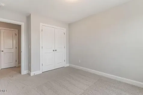 572 Barrington Row Avenue Zebulon NC 27597