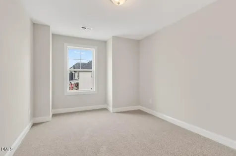 572 Barrington Row Avenue Zebulon NC 27597
