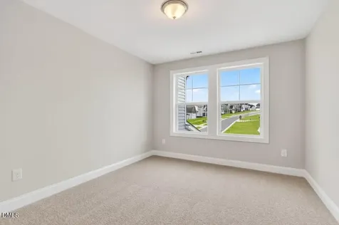 572 Barrington Row Avenue Zebulon NC 27597