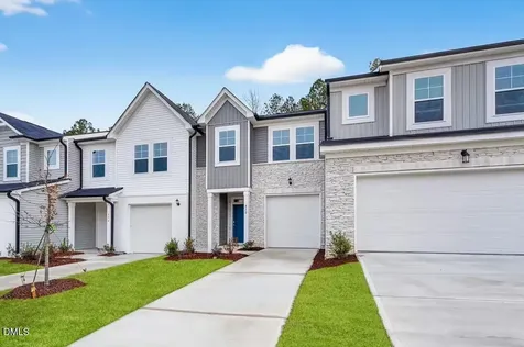 572 Barrington Row Avenue Zebulon NC 27597